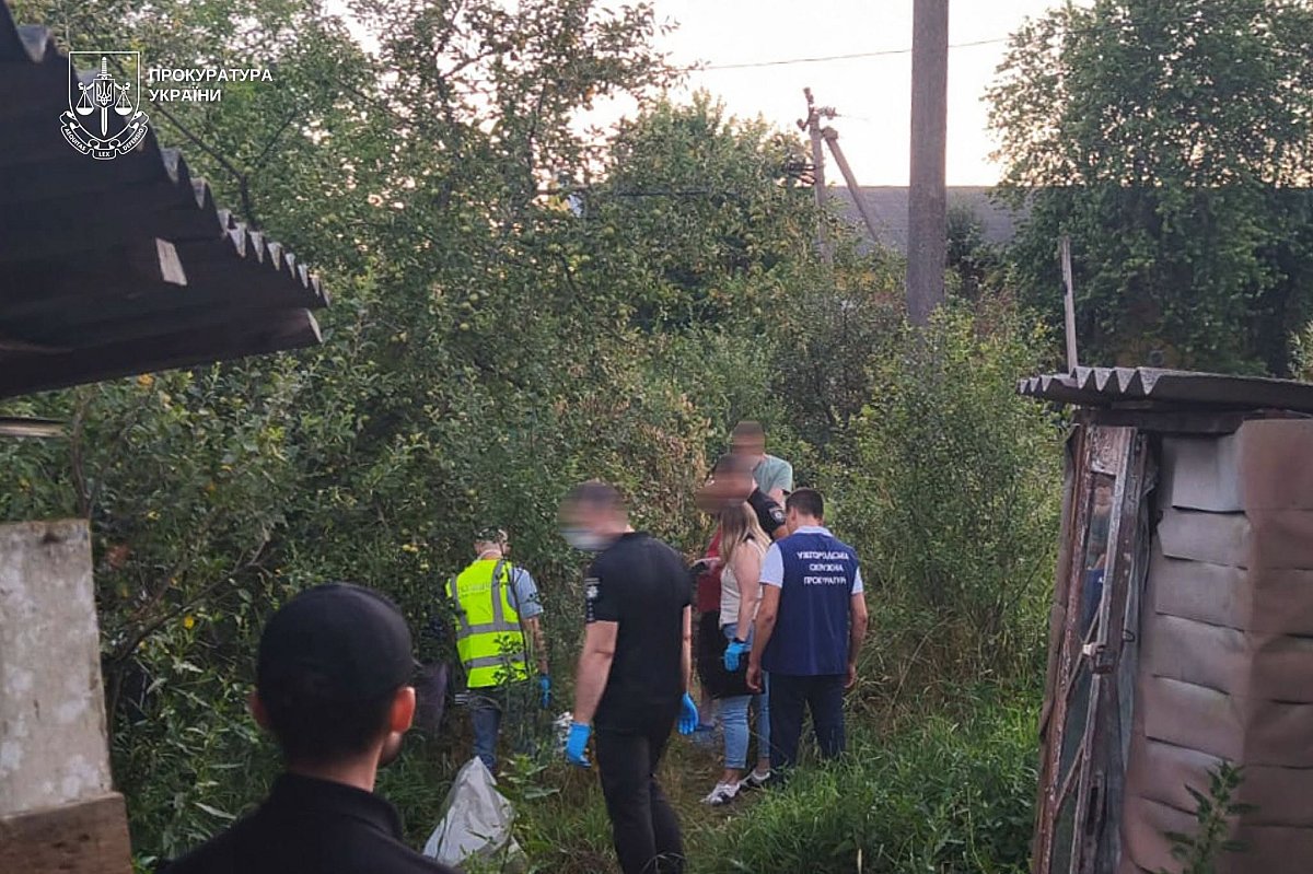 У Чопі виявили закопане тіло півторамісячної дівчинки: матір затримано