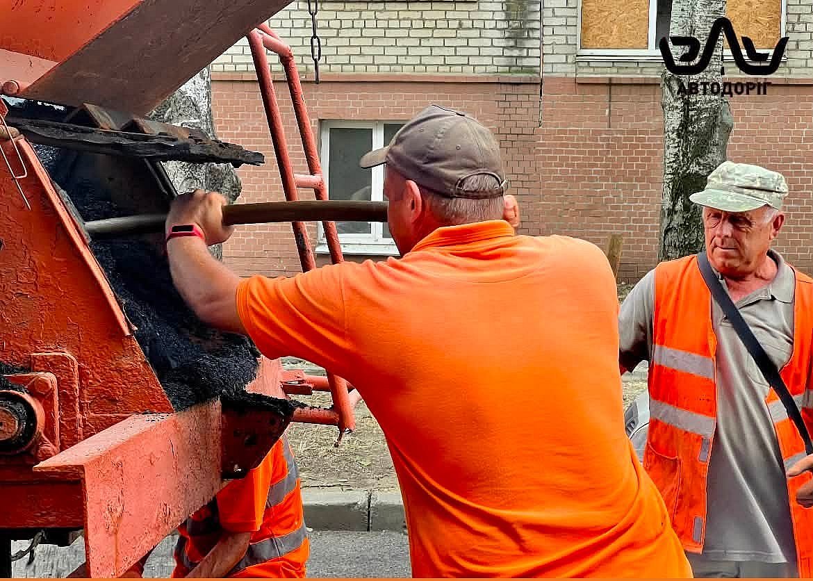 В Николаеве на нескольких улицах провели дорожные работы: асфальтирование и фрезерование