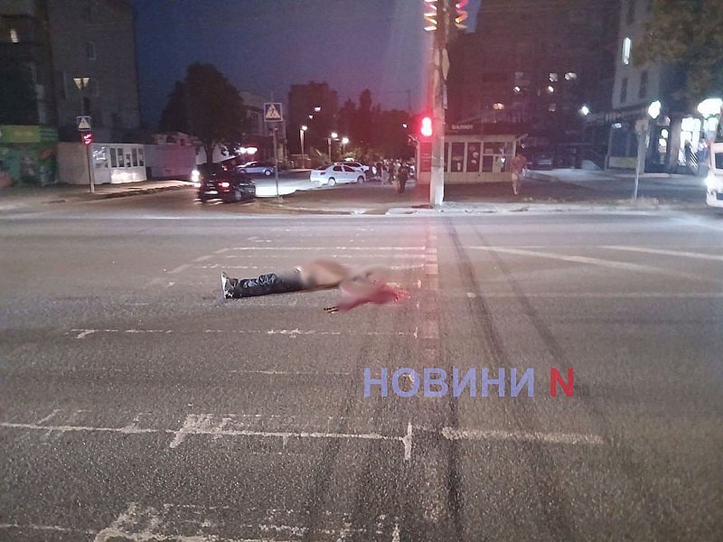В Николаеве в машине на ходу произошла стрельба: убиты два человека (фото 18+)