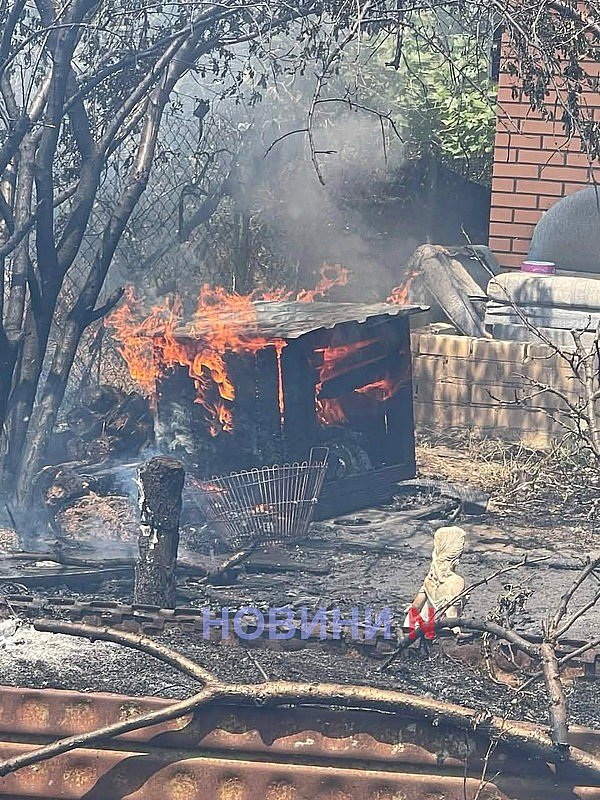 З'явилися фото наслідків сьогоднішнього удару по Миколаєву