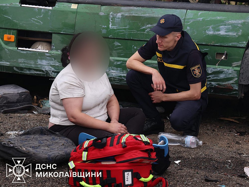 Спасатели извлекали тела: на месте смертельного ДТП с 9 погибшими под Николаевом работает ГСЧС (фото)