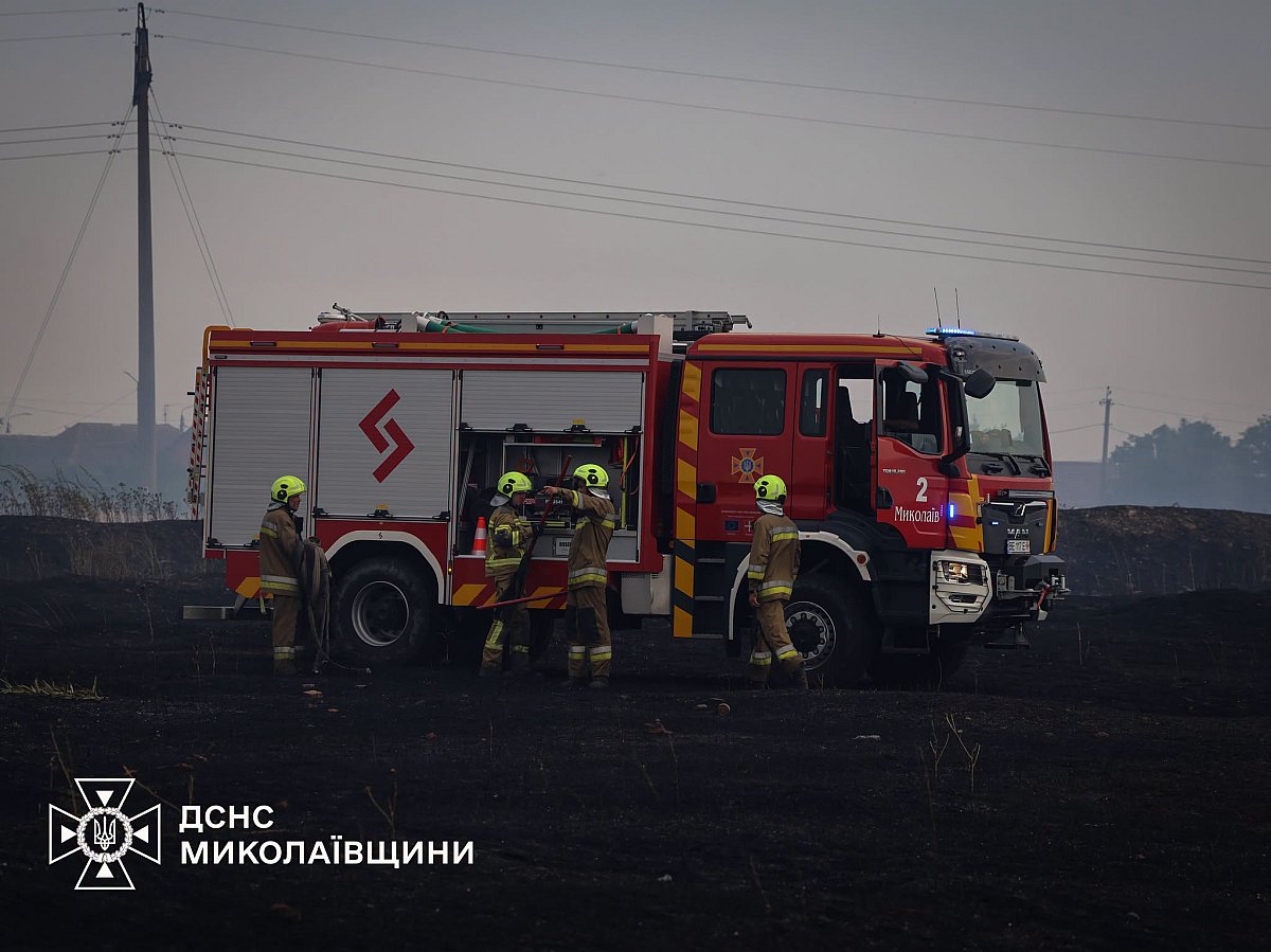 За сутки спасатели Николаевщины потушили 41 пожар, уничтожены гектары пшеницы 