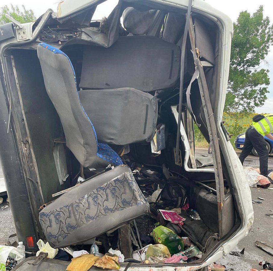 Смертельная авария под Николаевом с 12 погибшими: водителя Nissan допрашивают, открыто уголовное производство