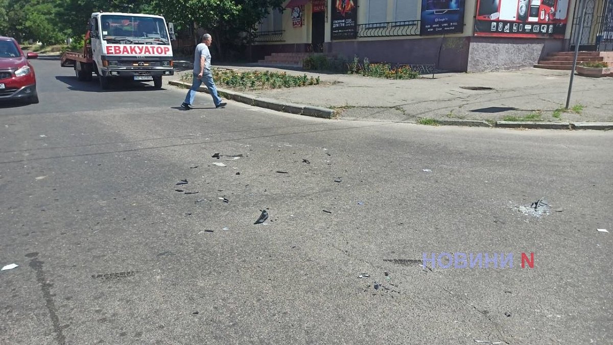 Такси врезалось в «Ладу» в Николаеве: пострадала пассажирка