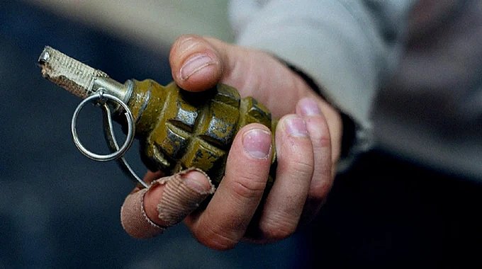 Чоловік у статусі СЗЧ підірвав гранату під час затримання поліцією