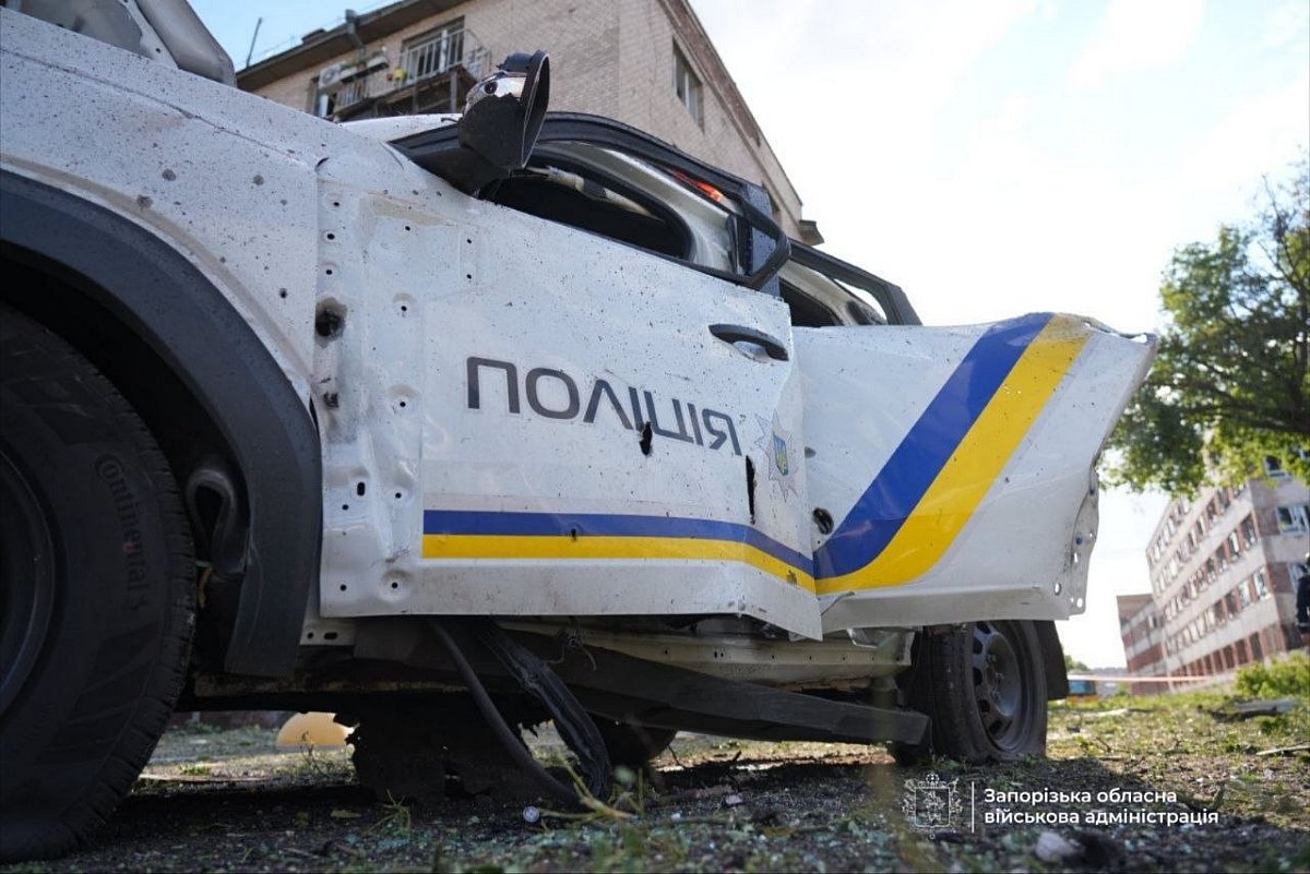 Атака по Запоріжжю: постраждала багатоповерхівка, поранено поліцейських