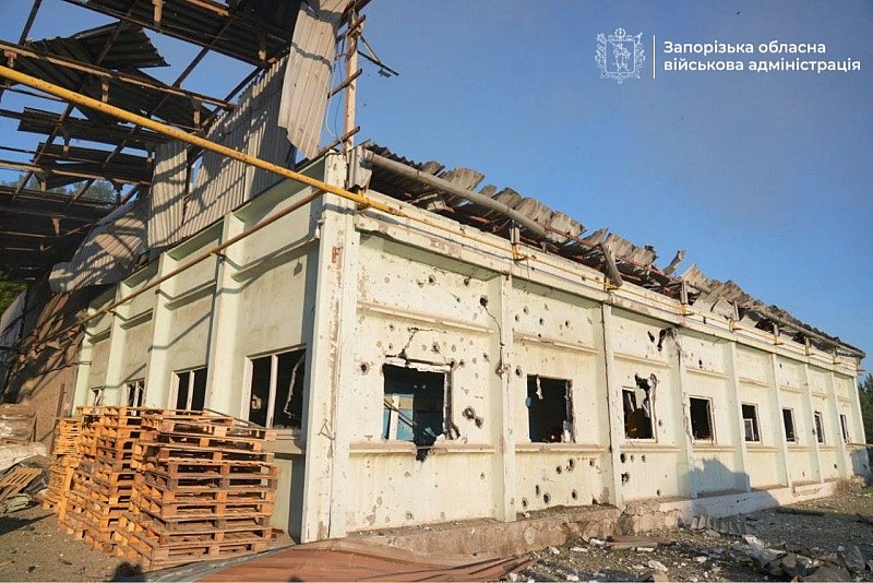 Россия ударила по Запорожью авиабомбами: тысячи жителей остались без света, есть пострадавшие