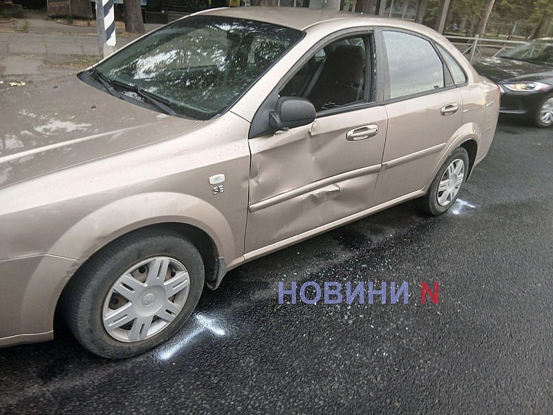 На проспекте в Николаеве столкнулись четыре автомобиля (фото)