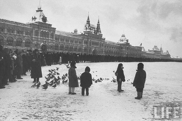 Очередь в Мавзолей несмотря на мороз, 1959 г. ФОТО