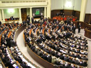 Парламент изменил правила регистрации информагентств