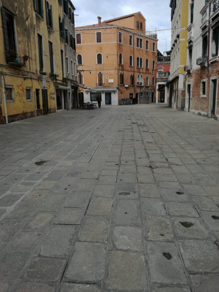 Как опусташенно и безлюдно выглядят достопримечательности в Италии, а все из-за коронавируса