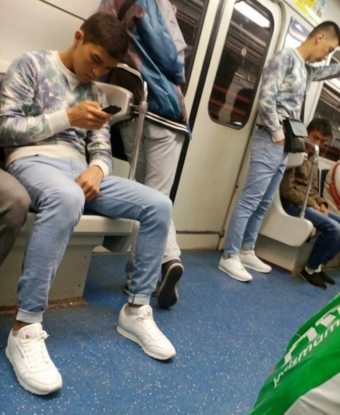 Модники из метро, хладнокровию которых можно только позавидовать(ФОТО)