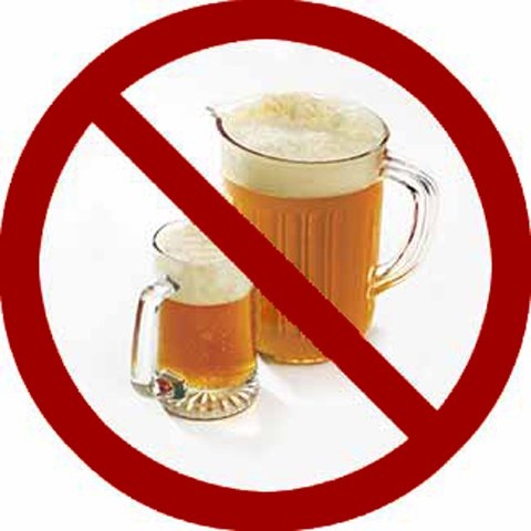 Британские врачи призывают подавать алкоголь в барах в пластиковых стаканах