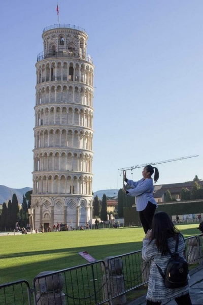 20 фото о том, что большинство людей не умеет фотографироваться с Пизанской башней