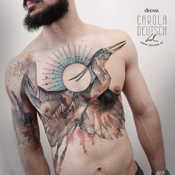 17 татуировок на груди, которые затмят собой все украшения