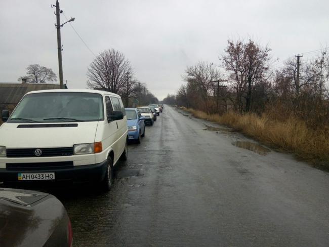 На КПП в Волновахе – очередь в 4 километра. ФОТО