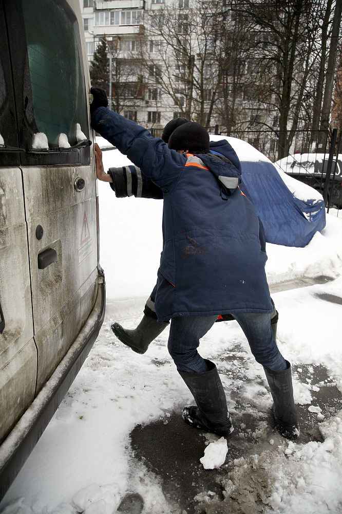 Москву засыпает снегом сегодня. Снегопад в москве 13 февраля 2021. Сугробы в москве 2021. Москва снегопад 2021. Москву засыпает снегом сегодня.