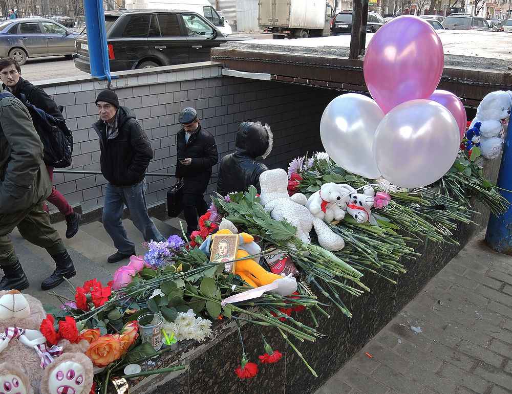  В Москве создали мемориал в память об убитой няней девочке. ФОТО