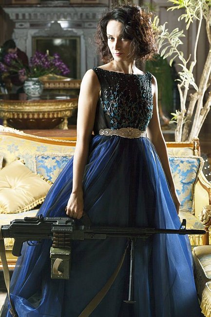 Женщины-воины АТО в роскошных платьях и с оружием снялись в фотопроекте