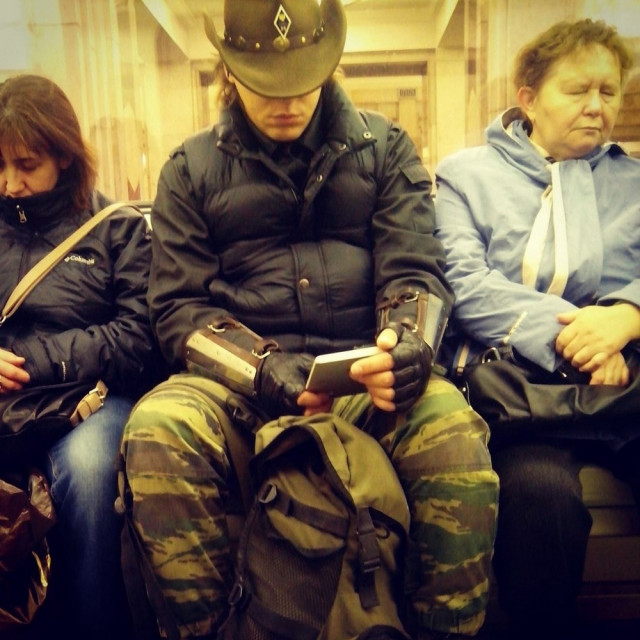 В сети показали, кого ещё можно встретить в метро