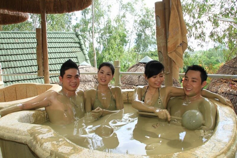 Прикольные фотки людей, нашедших забавный способ принять ванну