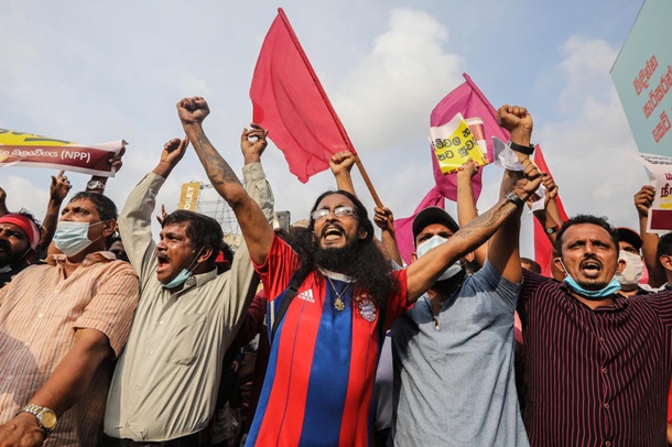 На Шри-Ланке из-за кризиса - массовые протесты (ВИДЕО)