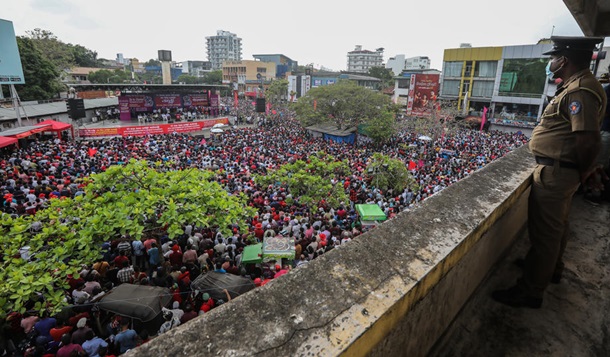 На Шри-Ланке из-за кризиса - массовые протесты (ВИДЕО)