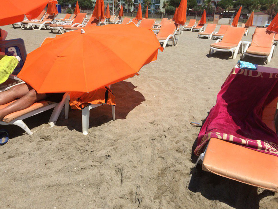 Забавные отдыхающие «без комплексов», встречающиеся на пляжах