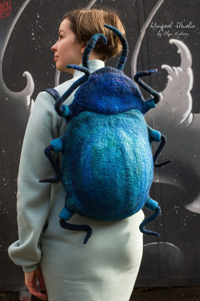 Художница создаёт бросающие в дрожь рюкзаки в виде пауков, жуков и осьминогов 