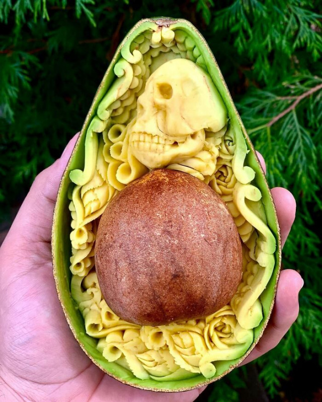 мастер по карвингу создаёт восхитительные резные шедевры из авокадо