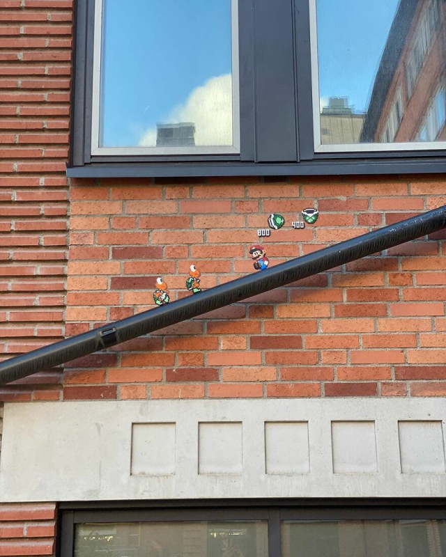 Забавный пиксельный стрит-арт шведского художника (фото)