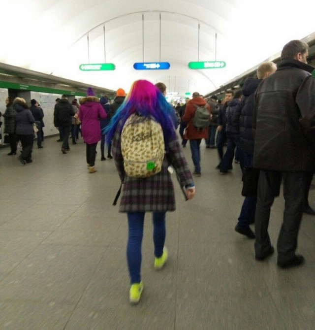 Нестандартные пассажиры в метро (фото)