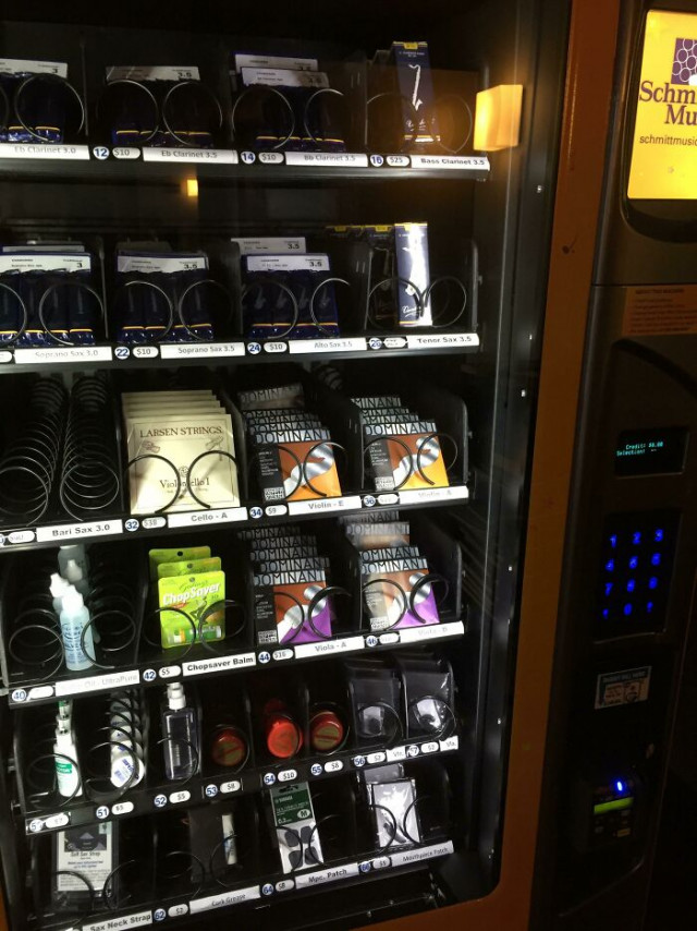 Самые необычные торговые автоматы, про существование которых многие даже не догадываются