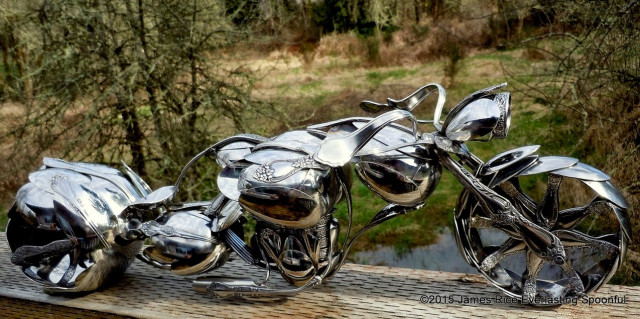 Мотоциклы из ложек (фото)