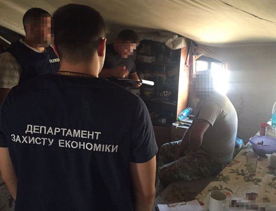 Капитан ВСУ на Луганщине требовал от бойцов деньги, угрожая отправкой на передовую, - полиция 01