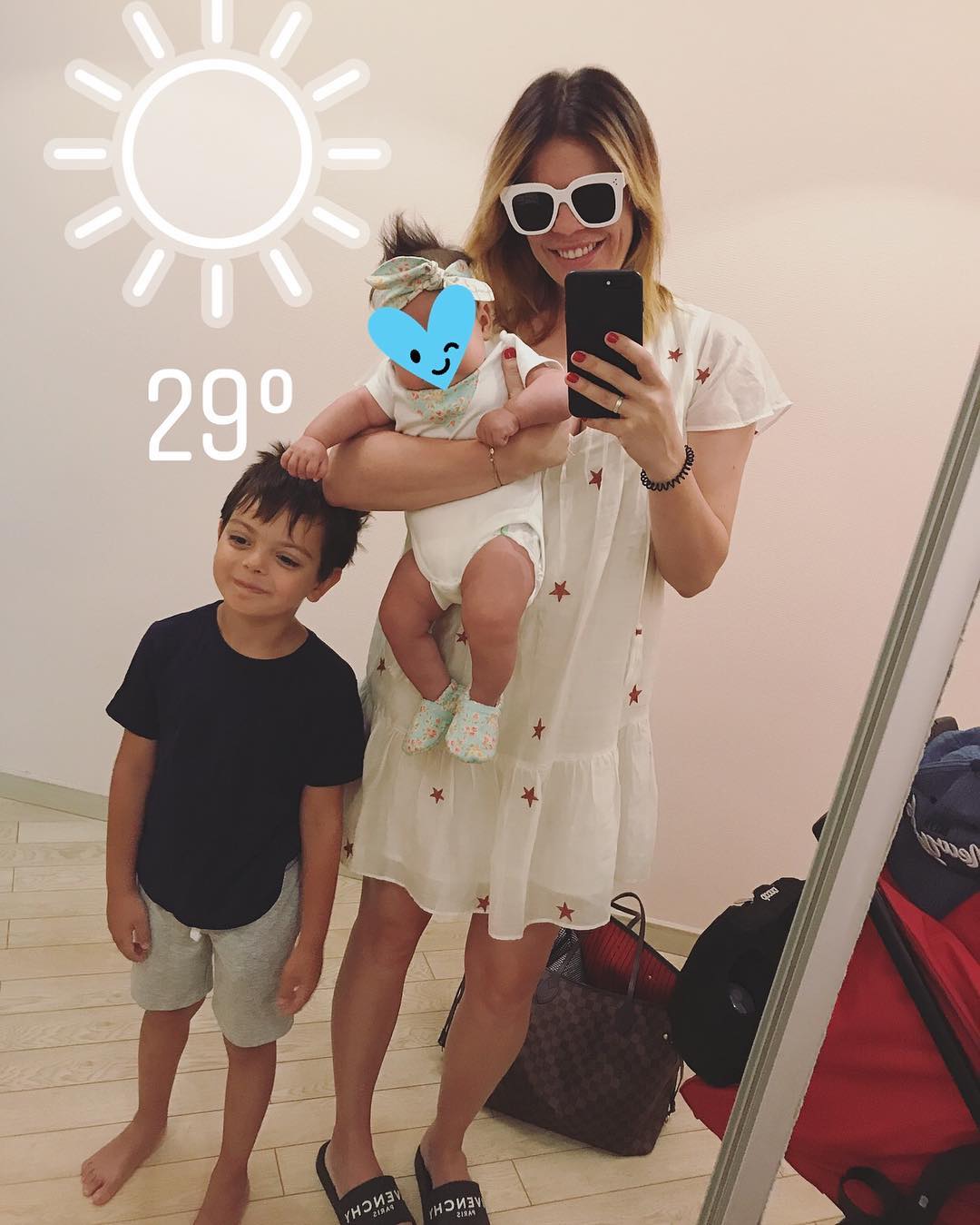 Анастасия Стоцкая с дочкой и сыном