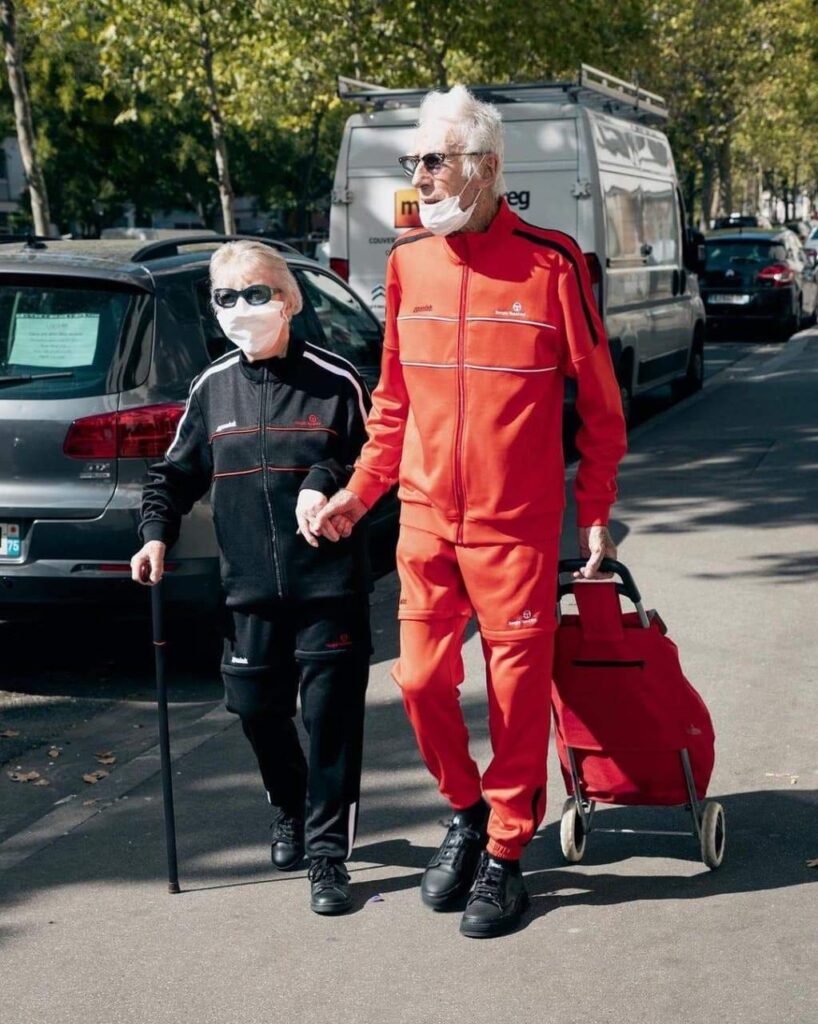 Сеть покорила пара пожилых модников из Франции. Фото