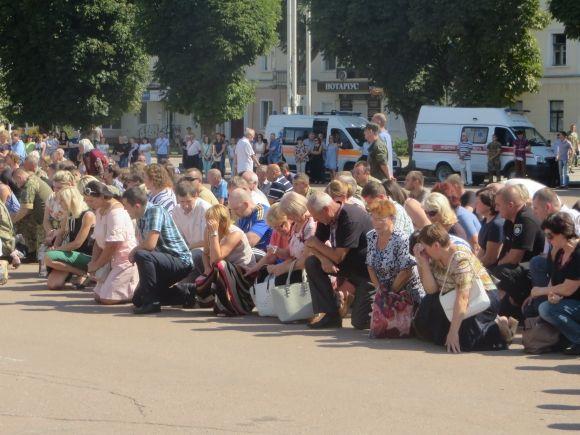 В Хмельницком простились с погибшим на Донбассе полковником Нацгвардии: опубликованы фото