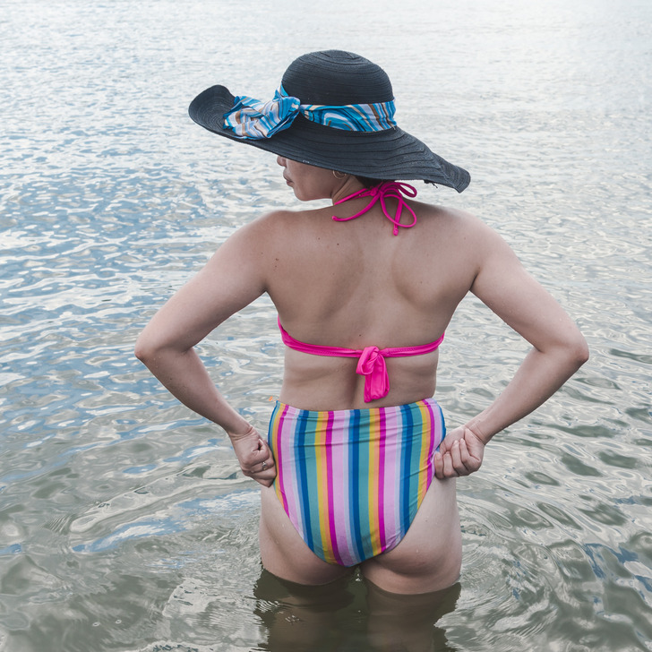 9 секретов выбора купальника, узнав которые вы больше не будете на пляже стеснительно прятаться в парео