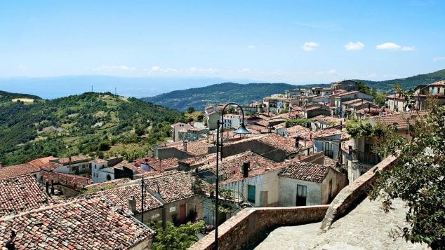 Италия заплатит до 33 тысяч долларов за переезд в село. Фото