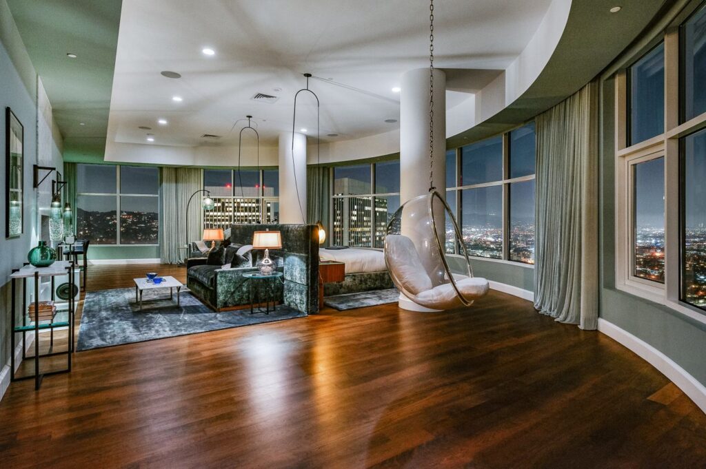 Звезда сериала "Друзья" продал квартиру за 21,6 миллиона долларов: роскошные интерьеры. Фото