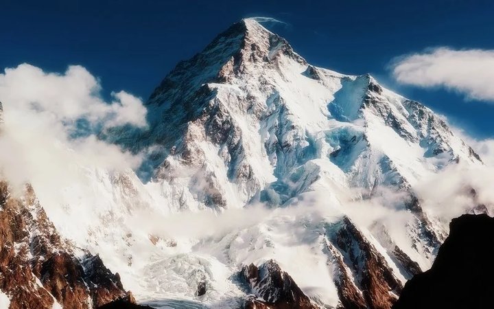 Живописные горы, погубившие немало альпинистов. Фото