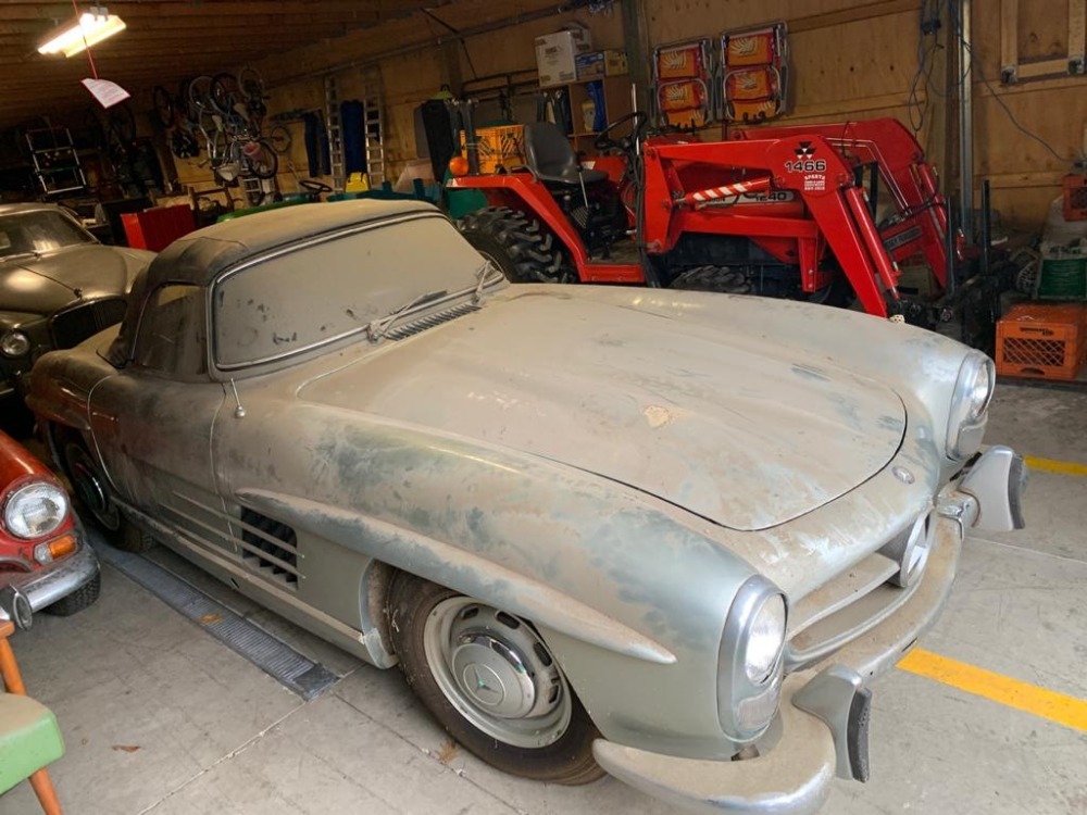 Американец нашел в гараже раритетный Mercedes-Benz. Фото