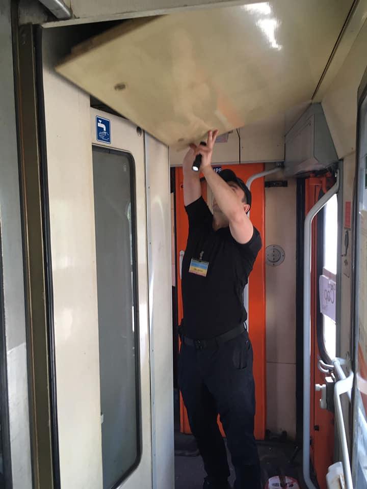 На Закарпатье в туалете поезда нашли "зайца"-уклониста, пытавшегося сбежать в Словакию