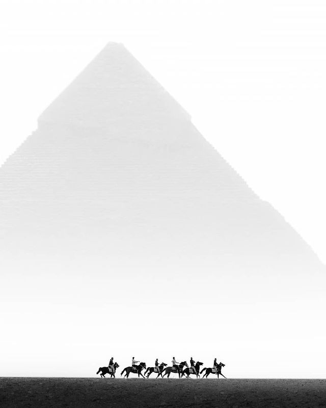 Єгипетський фотограф робить захоплюючі фотографії пірамід Гізи (фото)