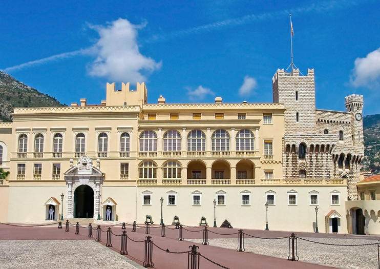 Королевские дворцы Европы, ради которых стоит отправиться в путешествие. Фото