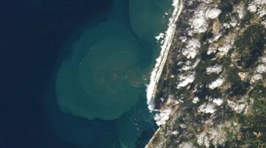 NASA зняли семиповерхову хвилю біля узбережжя Португалії.  Фото