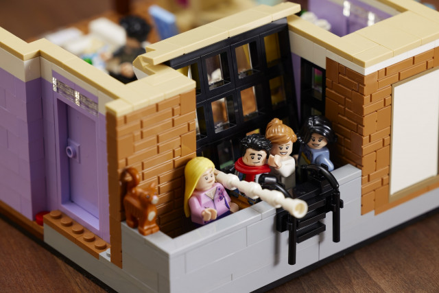 LEGO випускає набір із 2048 деталей, присвячений серіалу "Друзі", і в ньому є дві квартири (фото)