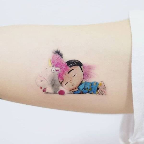 Татуювання Хакана Адіка, які поєднують у собі знамениті картини та персонажів поп-культури (фото)