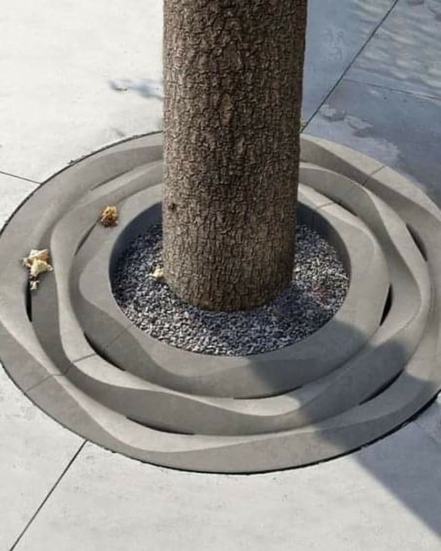 Решётки для деревьев как произведения декоративного искусства (фото)